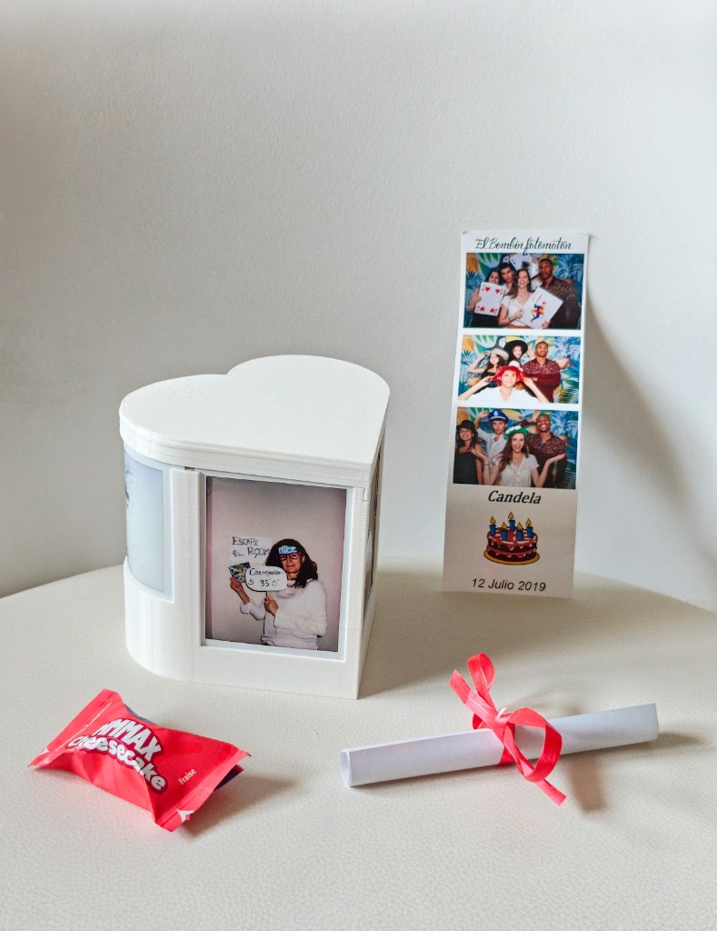 3D Printed Heart Box with Photos and Chocolates